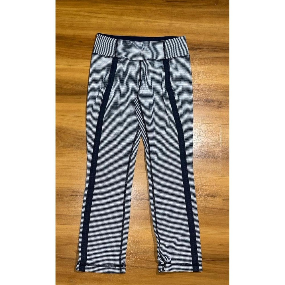 Lululemon Coast To Class Gym Performance Active Workout Cropped Leggings